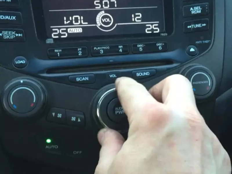 How to Easily Add an Aux Input in Honda Accord 2006: Step-by-Step Guide