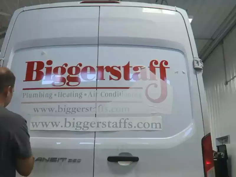 How to Install Vinyl Lettering on a Vehicle